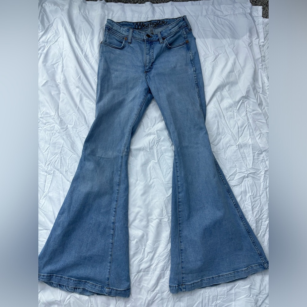 Wrangler high rise flare jeans size 26x34